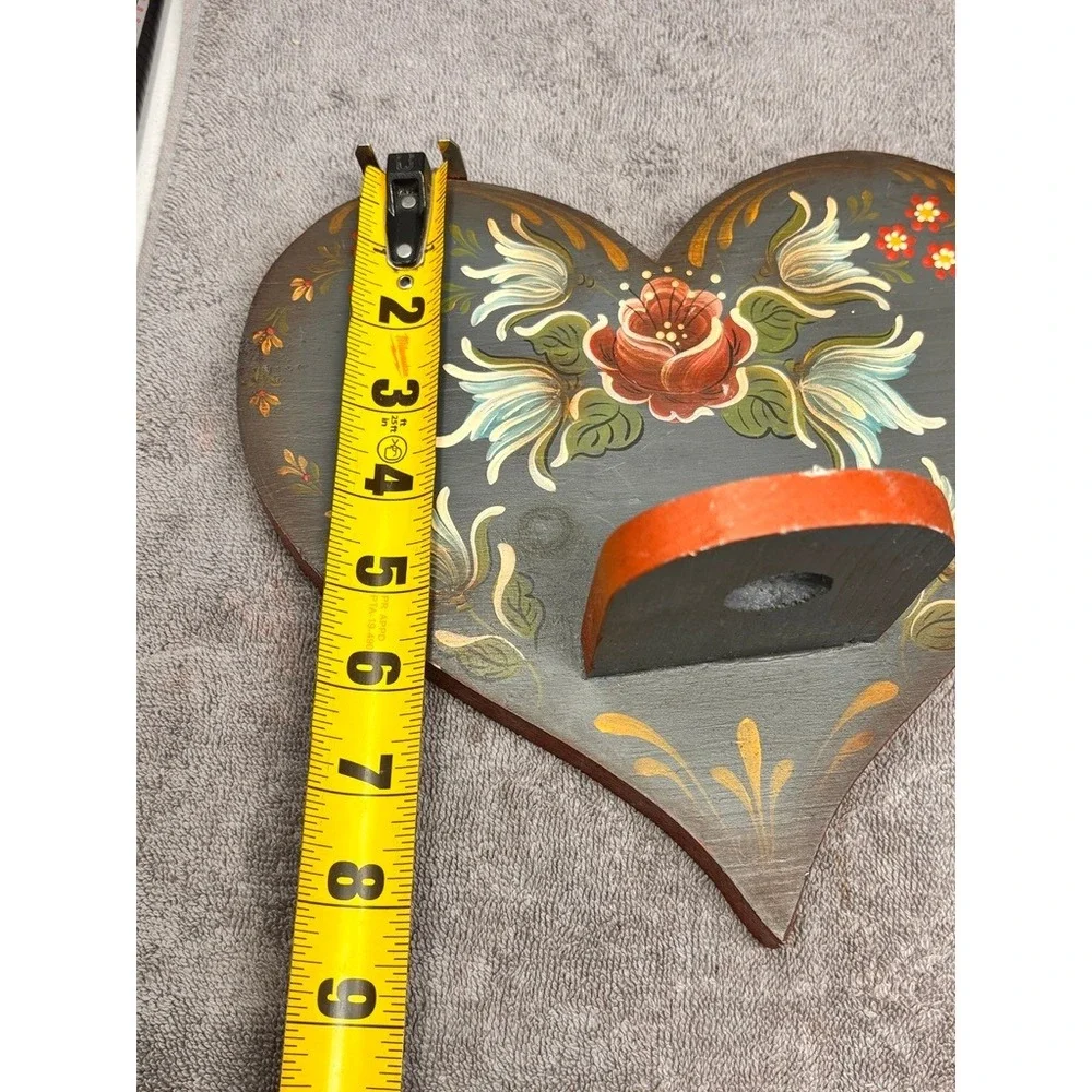 Unbranded item shows